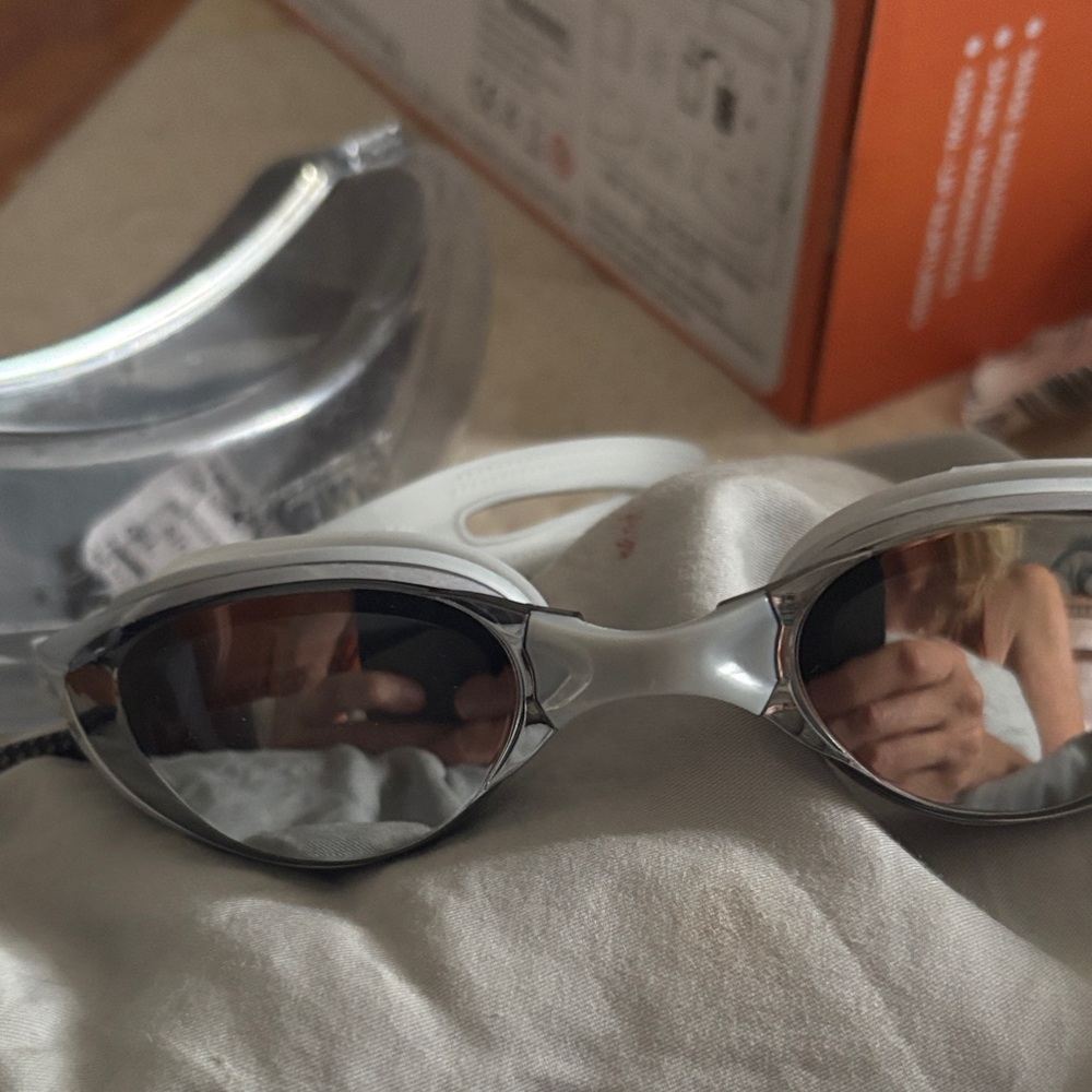 Women or Men’s Sleek Silver Swim Goggles, mirrored finish, very sleek